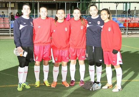 Temp. 2013-2014. Las jugadoras del F&eacute;minas con la Selecci&oacute;n de Madrid Sub-16